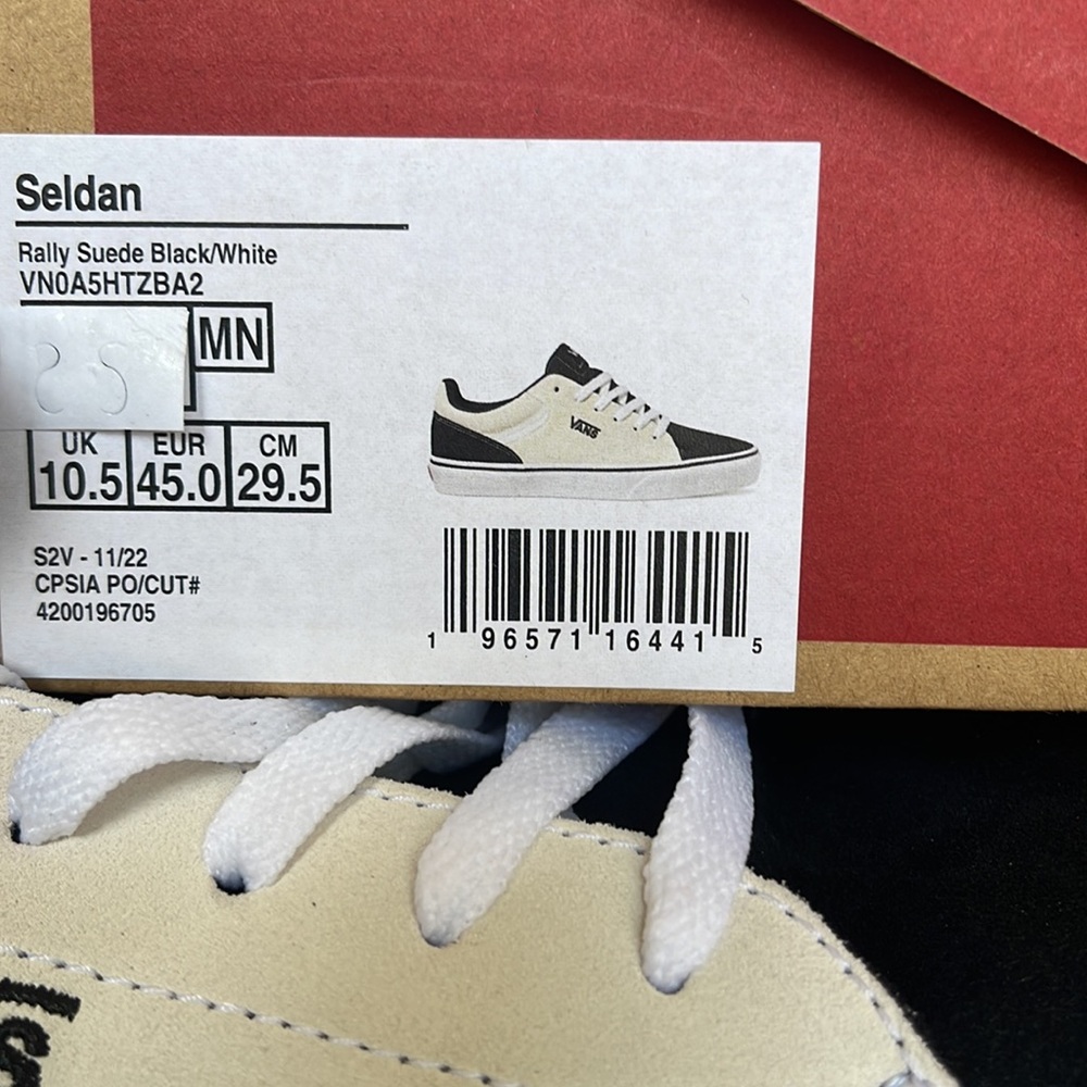 Vans® Seldan Men's Shoes
Sneakers 
Rally Suede Black/White
VN0ASHTZBA2 New - Picture 16 of 16